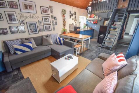 LOUNGE-KITCHEN-2.jpg