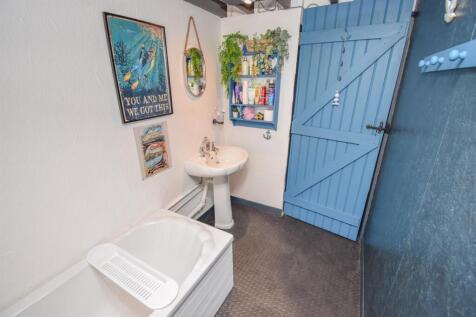 BATHROOM (2)-2.jpg