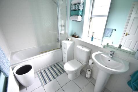 BATHROOM.JPG