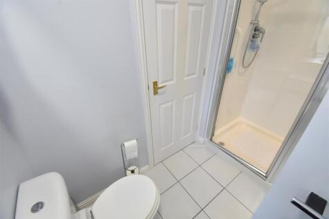 EN-SUITE SHOWER ROOM 2.JPG