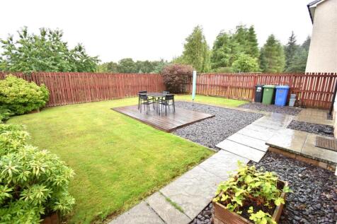 REAR GARDEN.JPG
