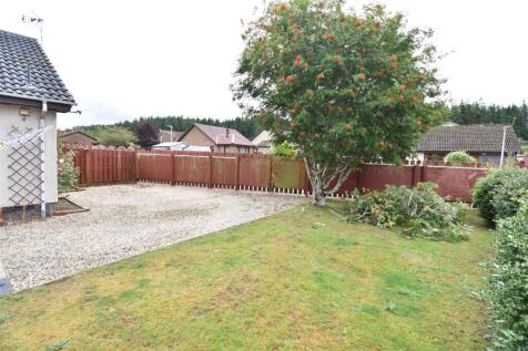 REAR GARDEN 2.JPG