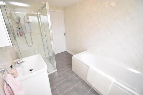 BATHROOM (2).jpg