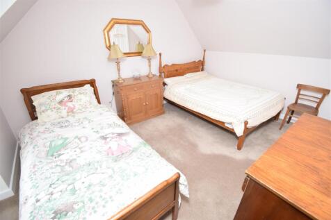 BEDROOM TWO (2).JPG