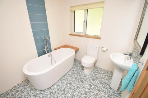 BATHROOM ONE 2 .JPG