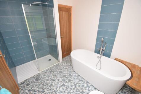 BATHROOM ONE .JPG