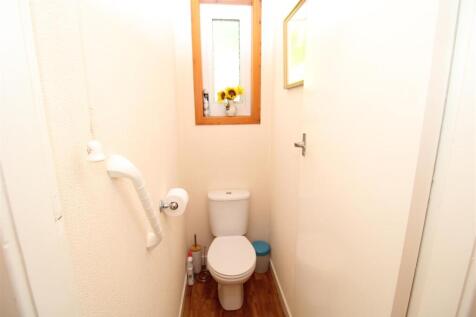 TOILET.JPG