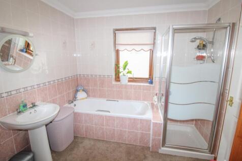 BEDROOM ONE EN-SUITE BATHROOM.jpg