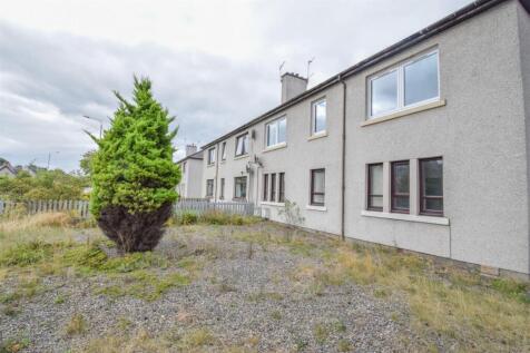 FRONT GARDEN-2.jpg