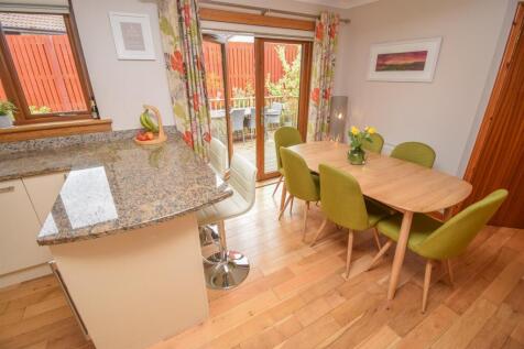DINING ROOM AREA-2.jpg
