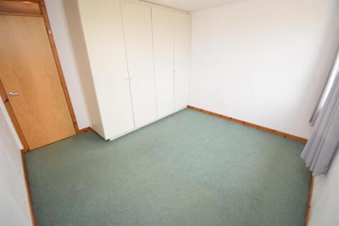 BEDROOM.JPG