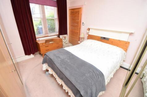 BEDROOM.JPG