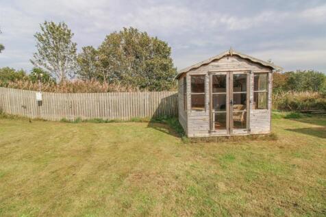 REAR GARDEN.jpg
