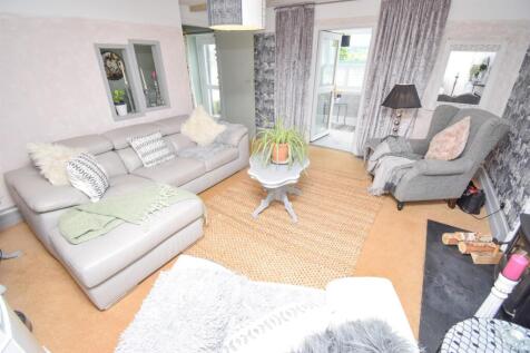 LOUNGE-2.jpg