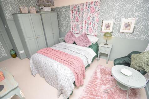 BEDROOM TWO (2)-2.jpg