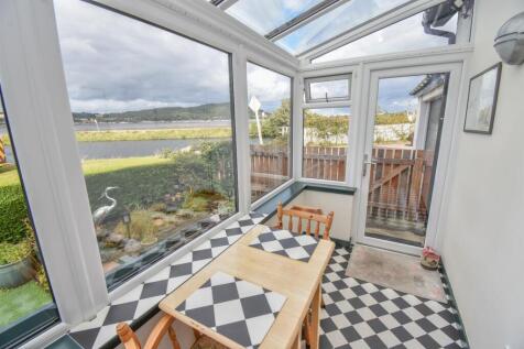 ENTRANCE PORCH