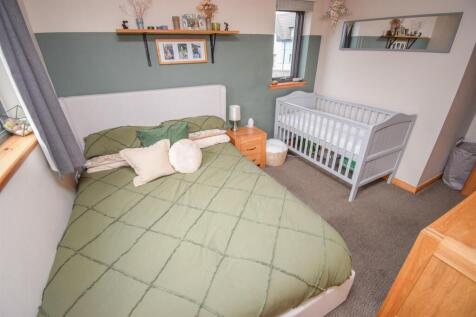 BEDROOM ONE (2)-2.jpg