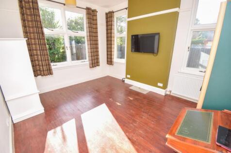 SITTING ROOM-GROUND FLOOR BEDROOM.jpg