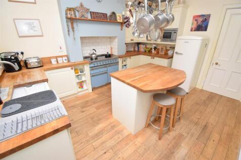 KITCHEN-BREAKFAST ROOM.JPG