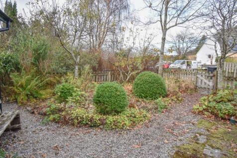 FRONT GARDEN (2)-2.jpg