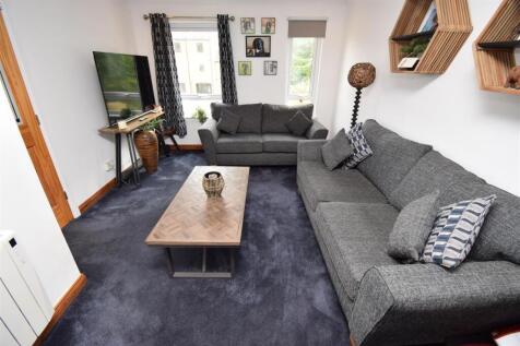 LOUNGE.JPG