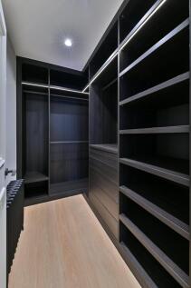 Walk-In Wardrobe