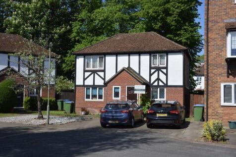 Kings Chase, East Molesey