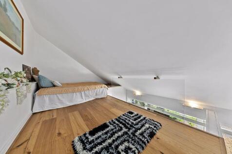 Bedroom Four / Study (Mezzanine) 