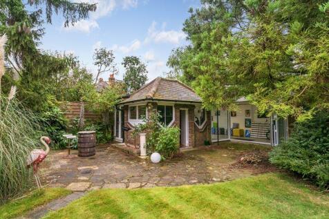 Bar &amp; Summer House
