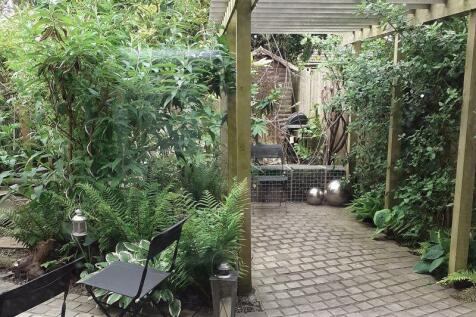 Garden (Summer photo)