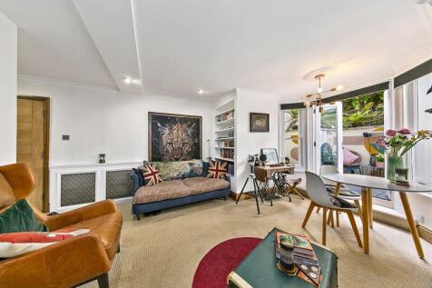 Sitting Room Area