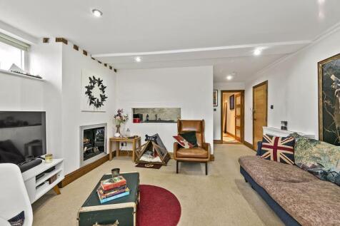Sitting Room Area