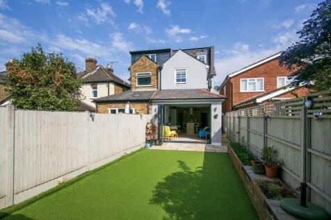 Garden to house