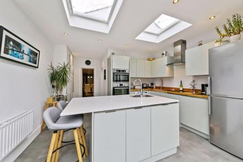 Kitchen Breakfast Room (view 2)