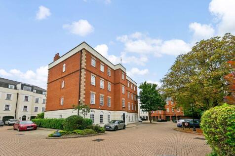 Ann Boleyn House, Queens Reach, East ...