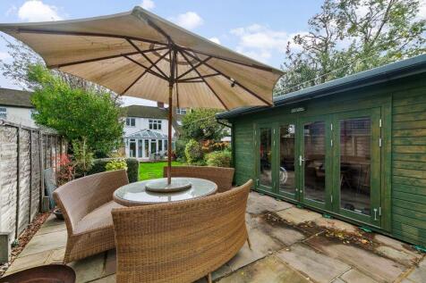 Garden Room &amp; Patio
