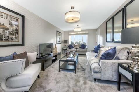 Cosy lounge 4 bedroom home chelworth