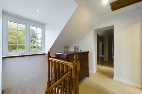 FIRST FLOOR LANDING