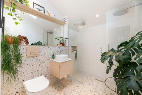 ENSUITE TWO