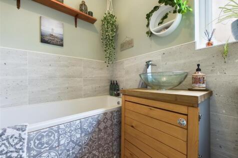 HOUSE BATHROOM
