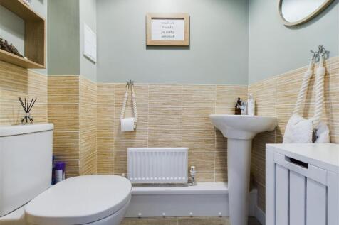 BEDROOM EN-SUITE