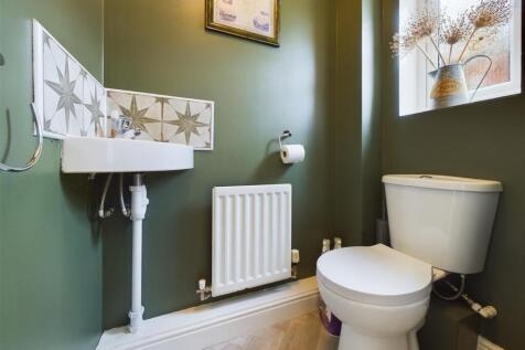 GUEST CLOAKROOM