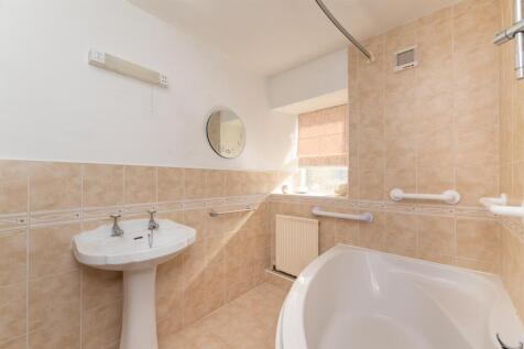 ANNEXE BATHROOM