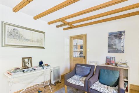 SITTIN ROOM
