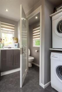 GUEST CLOAKROOM