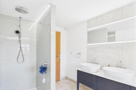 HOUSE BATHROOM