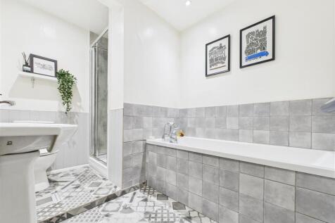 FOUR PIECE BATHROOM SUITE