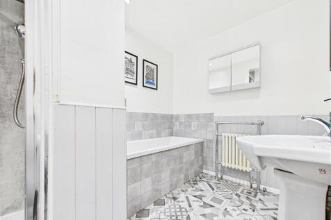 FOUR PIECE BATHROOM SUITE