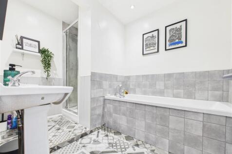 FOUR PIECE BATHROOM SUITE