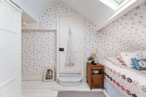 BEDROOM FIVE